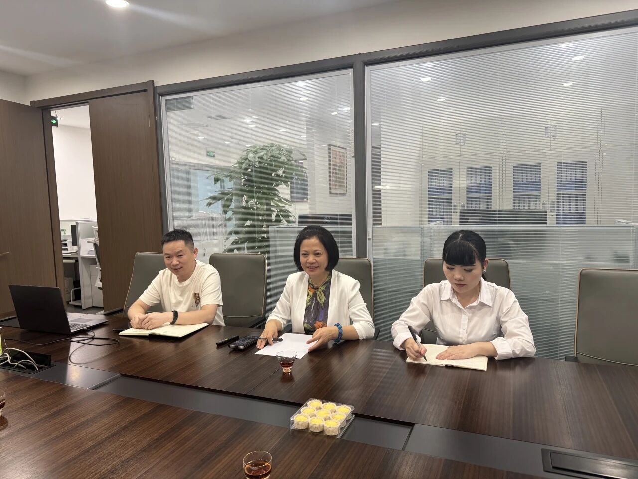 成都乐山商会走访理事企业 共谋发展新篇章