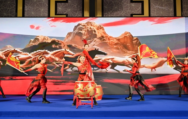 万里奔腾·共赴山海 成都乐山商会第三届第三次理事会暨2026新春年会成功举办